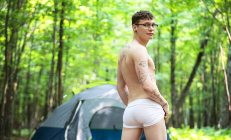 性感小夥伴 Thyle Knoxx、Malik Delgaty 和 Marco Bianchi 在戶外互相吸吮和操弄