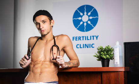 美國年輕男孩Theo Brady和加拿大健美運動員Malik Delgaty進行了一場精彩的肛交