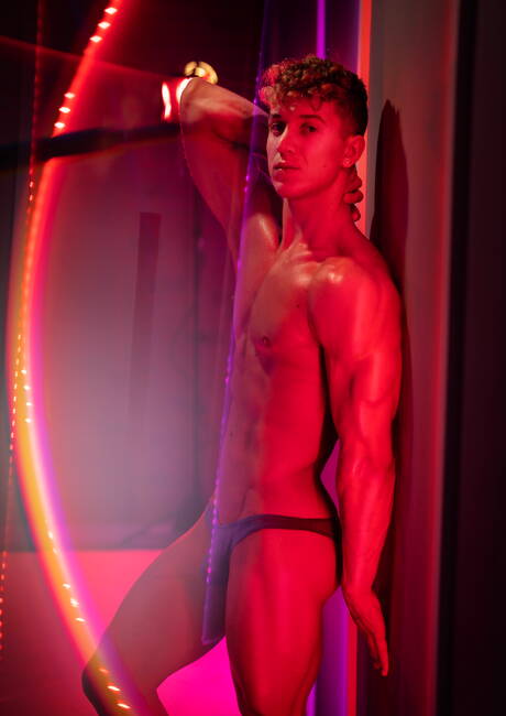 Dale i amerykański przystojniak Felix Fox w gorącym seksie analnym