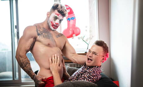 加拿大壯漢 William Seed 和壯漢 Brent North 在吸吮雞巴後操屁股