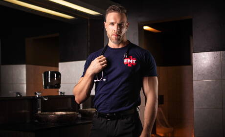 無恥的兄弟 Alex Mecum、Skyy Knox 和 Clark Delgaty 在浴缸中進行三人肛交