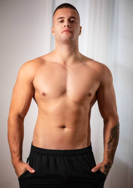 Men.com: Nasty buddies Skyy Knox, Nate Grimes and Clark Delgaty in 3some fisting action outside