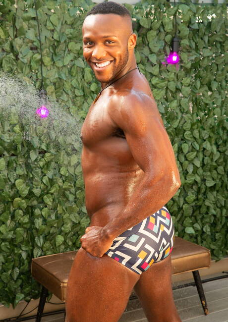 Two american dudes pretty boy Theo Brady and beefcake Andre Donovan fuck interracial ass after sucking cock in shower