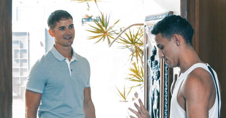 American well-built Brandon Anderson and puerto rican beefy Des Irez have a hot sex