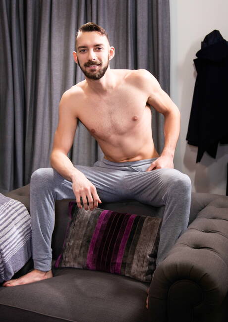 Os garotos gostosos Pierce Paris, Nate Grimes e Johnny B se amam