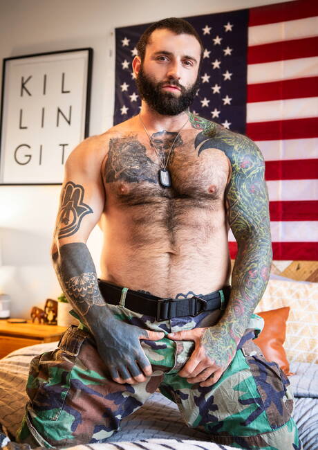 加拿大辣妹 Markus Kage 和加拿大辣妹 Edward Terran 享有激情性愛