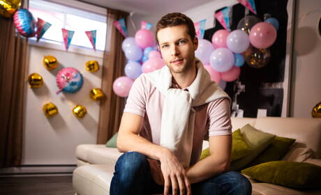 Kanadyjski silny byk Malik Delgaty i kanadyjski młodzieniec Benjamin Blue ruchają się w dupę po ssaniu