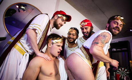 Kanadyjski kulturysta Malik Delgaty i amerykański owłosiony ogier James Fox uprawiają gorący seks