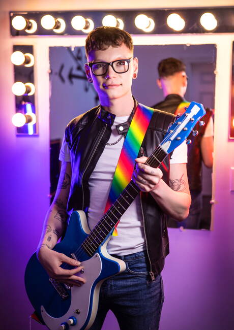 Il duro Dex Parker e il ragazzo canadese Marco Bianchi in una bollente azione di sesso anale