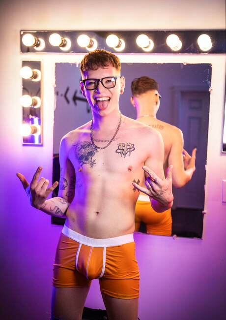 Men: Tough guy Dex Parker and canadian twink Marco Bianchi in hot ass fuck action