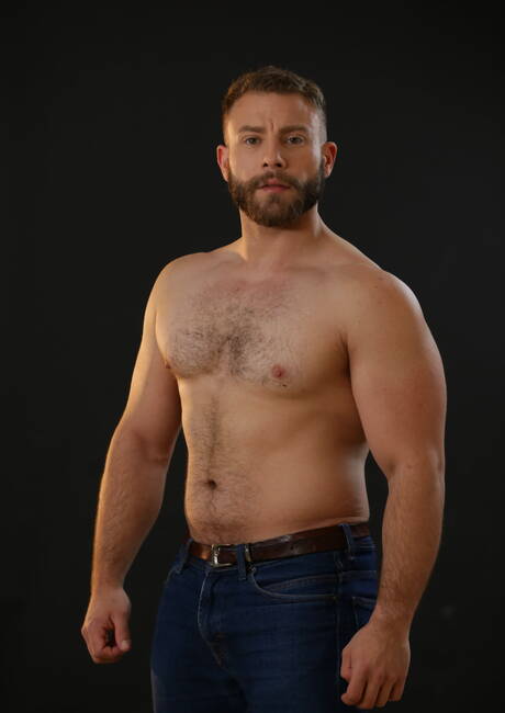 Der spanische Muskelprotz Diego Reyes und der spanische Muskelprotz Dann Grey beim heißen Analsex