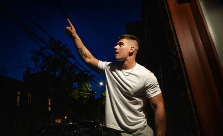 William Seed、Ace Quinn 和 Malik Delgaty 在戶外互相吸吮和操弄