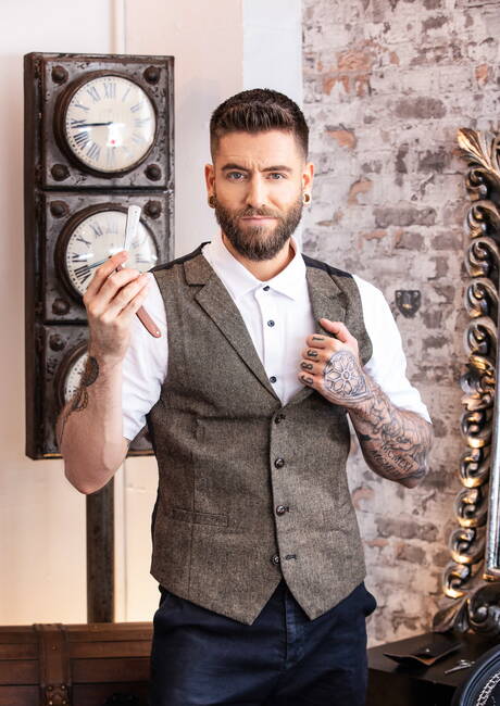 Spanish bodybuilder Diego Reyes and tough guy Rico Vega in hot homosexual action