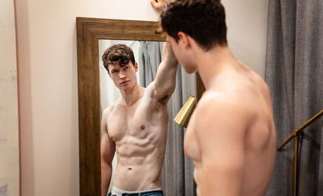 拉丁帥哥 Ashton Summers 和美國健壯 Finn Harding 上演熱辣情侶戲