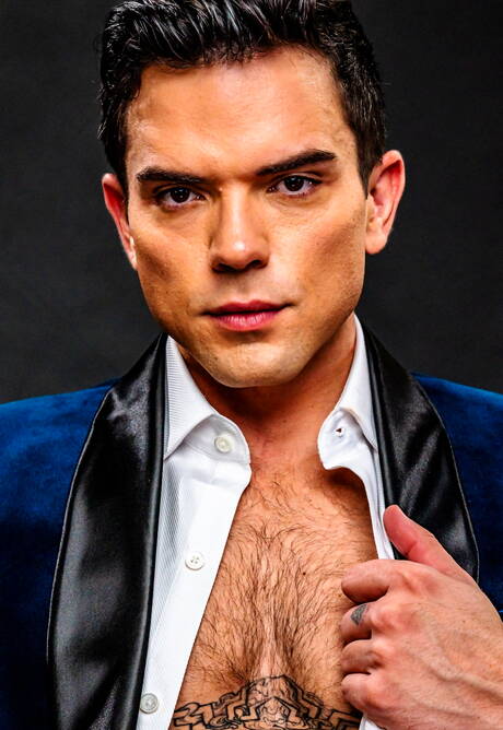 Hot american boys muscular Dakota Payne and beefcake Roman Todd have a good anal sex outdoor