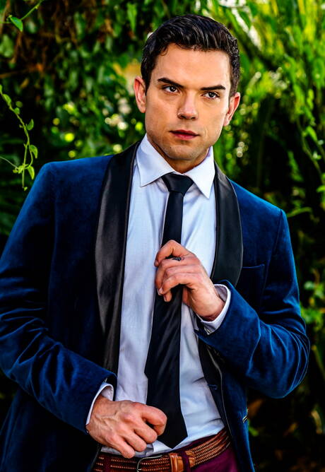 Hot american boys muscular Dakota Payne and beefcake Roman Todd have a good anal sex outdoor