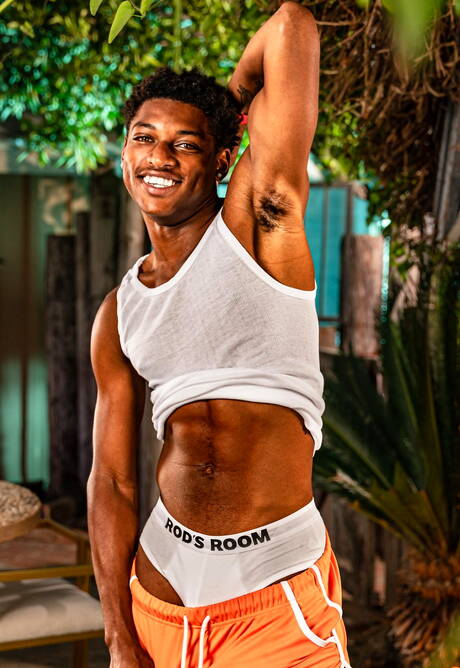 Rods Room: Two american boys muscular Ty Santana and bodybuilder Shane Cook in interracial love outdoor