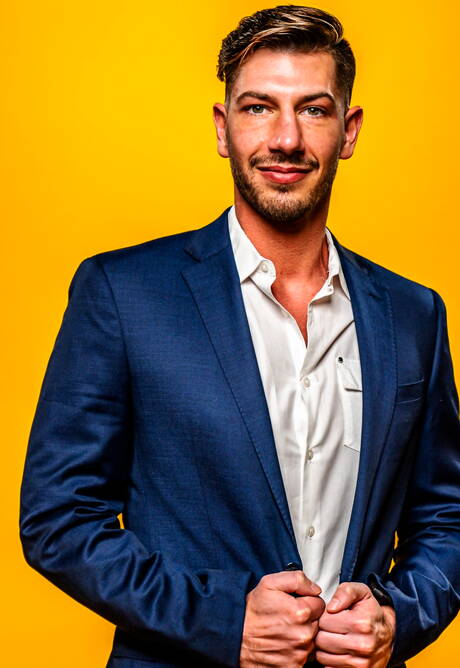 Mili amerykańscy kumple, dobrze zbudowani Nico Coopa i muskularny Jordan Starr, ruchają się w dupę po obciąganie w basenie