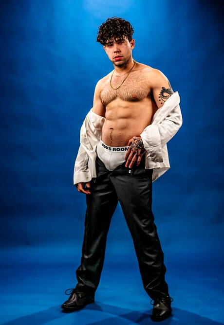 Heiße amerikanische Jungs Superhengst Damien Cruz und Bull Joseph Castlian zeigt einen starken Körper am Pool