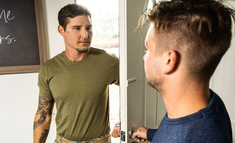 Der muskulöse Amerikaner Johnny Rapid und der Hengst Jonah Reeves ficken nach dem Schwanzlutschen