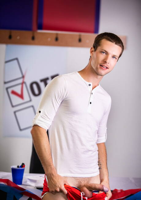 Der kanadische Superhengst Gabriel Clark und der kanadische Twink Benjamin Blue ficken nach dem Blowjob