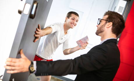 Der kanadische Superhengst Gabriel Clark und der kanadische Twink Benjamin Blue ficken nach dem Blowjob