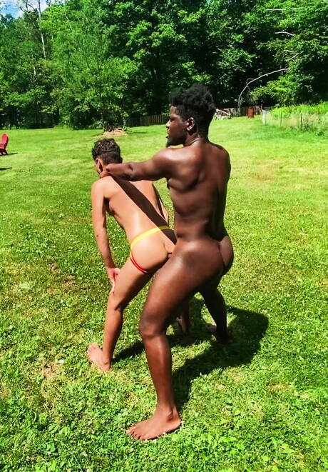 Husky guy Bruno Cartella and muscular Ty Shine have a hot interracial sex outdoor