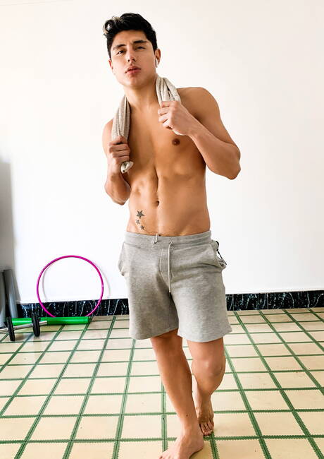 Hot buddies Ken Summers, Andrea Suarez and Jackson Radiz in hot 3some anal sex