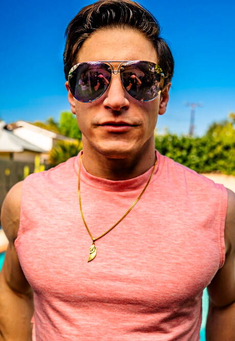 Amerykańskie gwiazdy, przystojny facet Jordan Starr i siłacz Dalton Riley w twardym seksie analnym