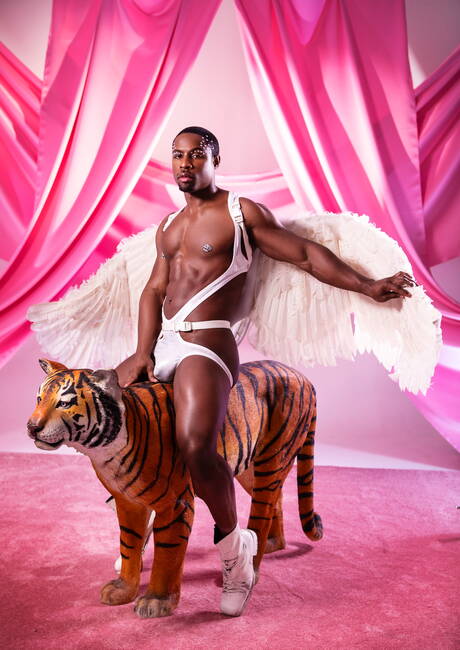 American stars husky guy Deangelo Jackson and hot twink Derek Cline fuck ass after blowjob