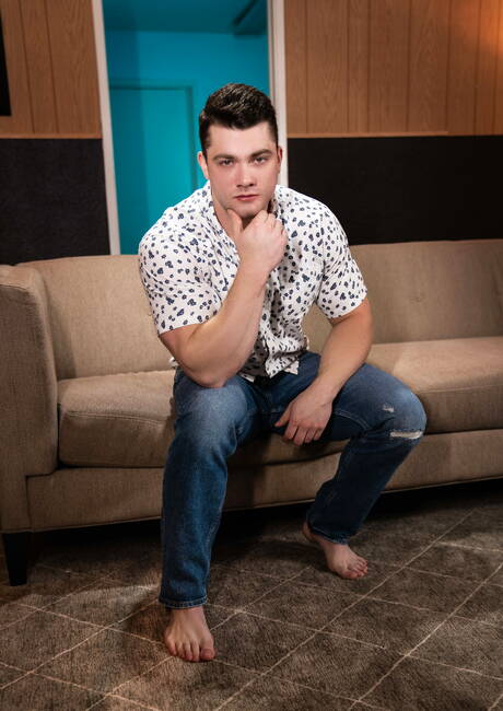 De Roemeense gespierde Kaleb Stryker en de Amerikaanse sterke stier Collin Simpson zijn dol op elkaar