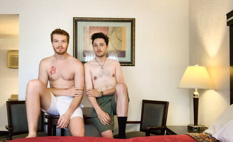 American pretty boy Dacotah Red and tough guy Ryland Kingsman have a hot sex