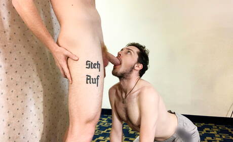 American pretty boy Dacotah Red and tough guy Ryland Kingsman have a hot sex