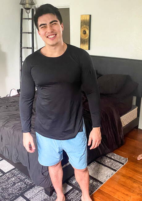 Men.com: Hot american boys muscular Axel Kane and hunk Johnny Bandera in hot ass fuck action