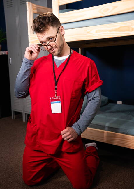 Los estadounidenses calientes Blaze Austin y el galán Michael Jackman tienen sexo anal intenso.