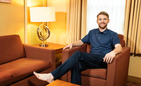 Hete Amerikaanse jongens, knappe kerel Jax Thirio en gespierde Calhoun Sawyer maken de liefde