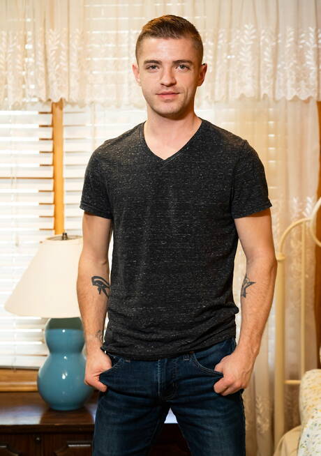 Les stars du porno américaines, le musclé Johnny Rapid et le beau garçon Tom Bentley, dans une sodomie hard