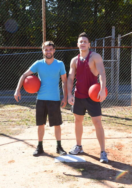 Les beaux mecs américains costauds Johnny Rapid et l