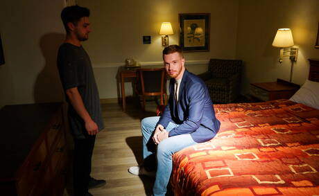 Johnny Rapid, Jax Thirio y Dacotah Red se chupan y follan al aire libre