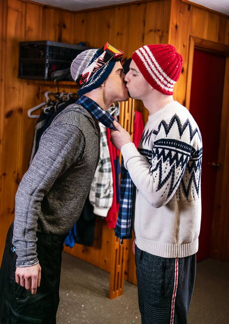 加拿大肌肉男Thyle Knoxx和俄羅斯帥哥Lev Ivankov上演火熱的同性戀場景