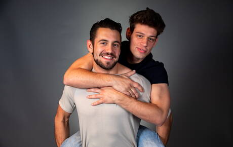 ホットなアメリカ人、スーパースタッドのマイケル・デルレイとよくできたダンテ・コレは、吸った後に尻をファックします