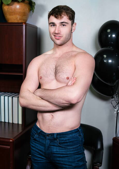 Der britische harte Kerl Michael Boston und der amerikanische Bulle Collin Simpson haben sich gegenseitig geknallt