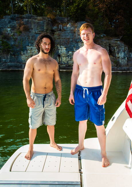 Hunk Xavier Cox and stud Kyle Connors have a hot couple sex outside