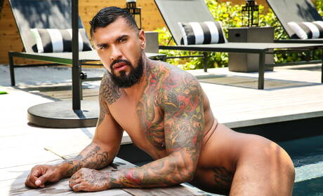 Men.com: Famous americans, young boy Danny Gunn and strongman Boomer Banks fuck after dick sucking at the pool