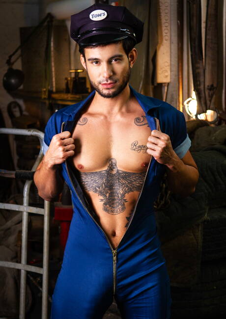 River, Ricky, Matthew, DeAngelo in hot interracial groupsex outdoor