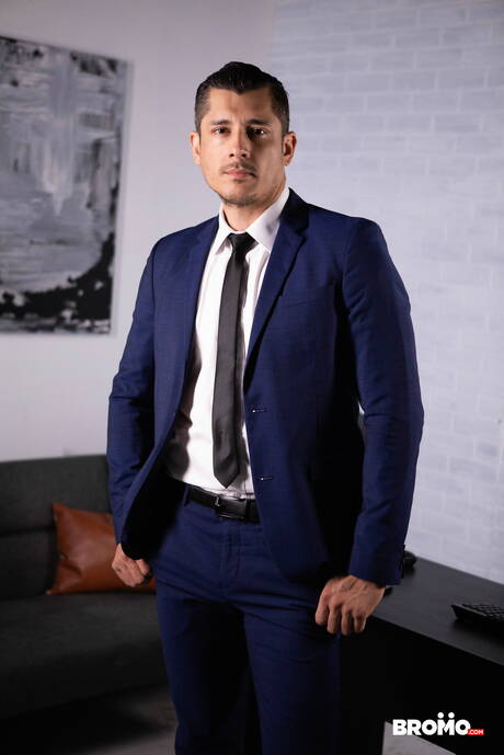 Bromo: Canadian beefy Bo Sinn and american hunk Rocky Vallarta sucking and screwing each other