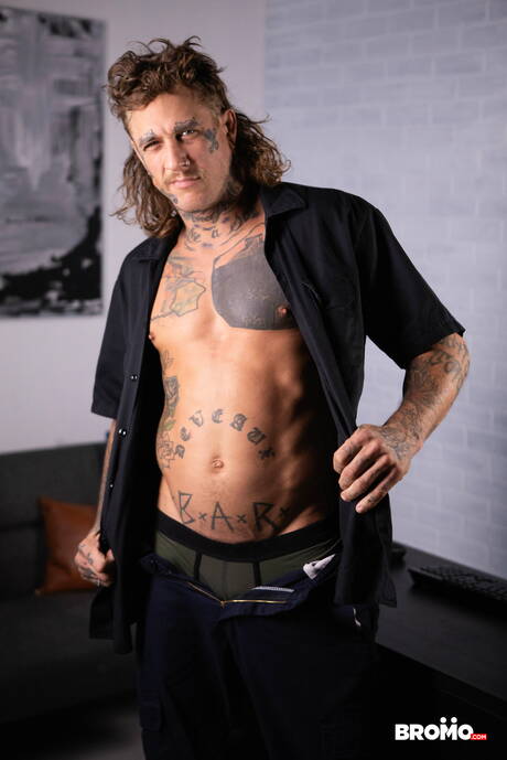 Bromo: Canadian beefy Bo Sinn and american hunk Rocky Vallarta sucking and screwing each other