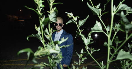 Il bel ragazzo ceco Tom Bacan e il muscoloso Jakob De Lung in una scena omosessuale bollente all