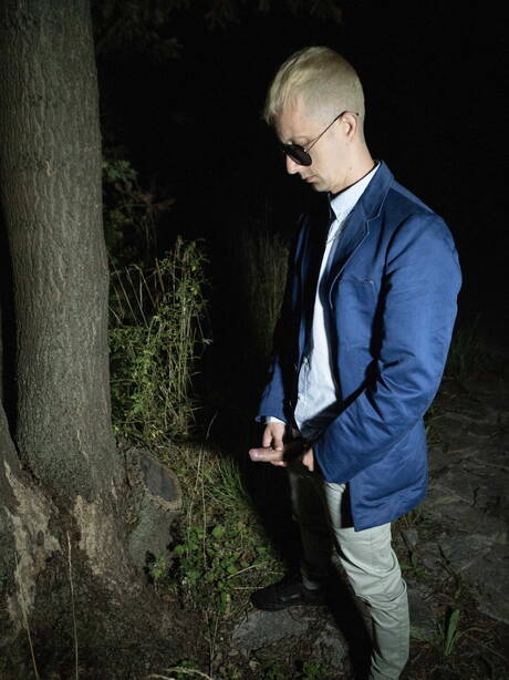 Bromo: 체코의 핫한 트윙크 톰 바칸과 근육질의 야콥 드 룽이 야외에서 뜨거운 동성애 장면을 촬영하다