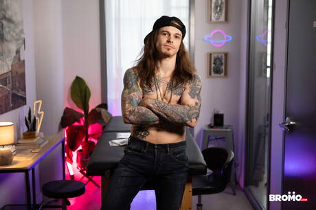 De Amerikaanse twink Theo Brady en de jonge Canadese Sunny D hebben goede seks